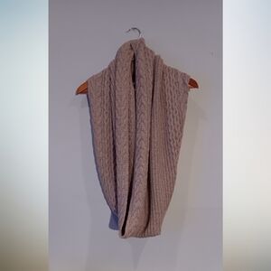 Club Monaco Cable Knit Infinitive Scarf Light Gray OS